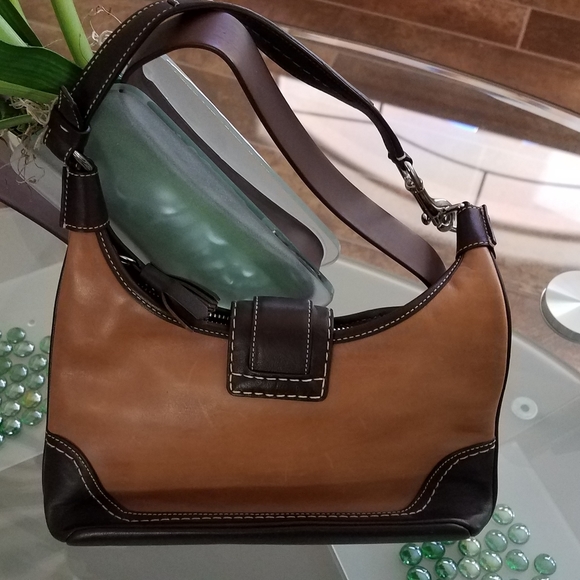 Coach purse. - Picture 2 of 5